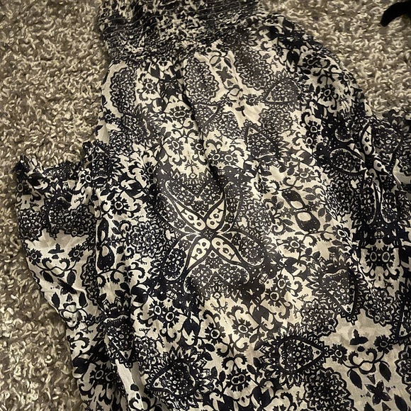 Guess ladies dress - Picture 3 of 3